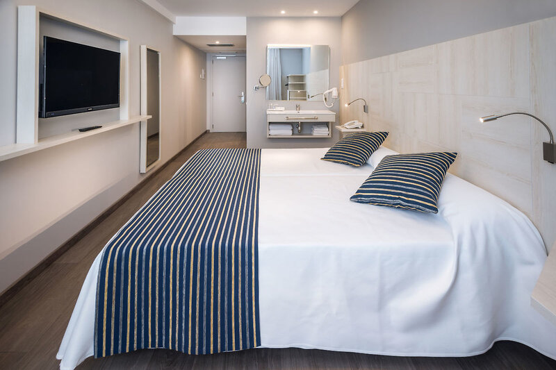 Hotel GHT Sa Riera 35