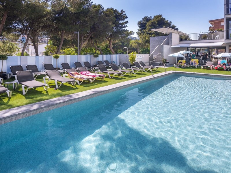 Hotel GHT Sa Riera 13