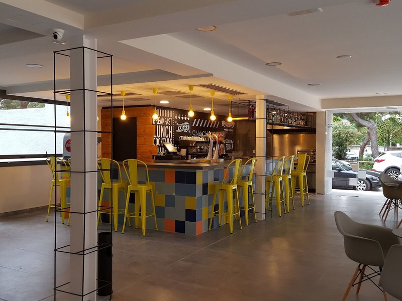 Hotel GHT Sa Riera 24