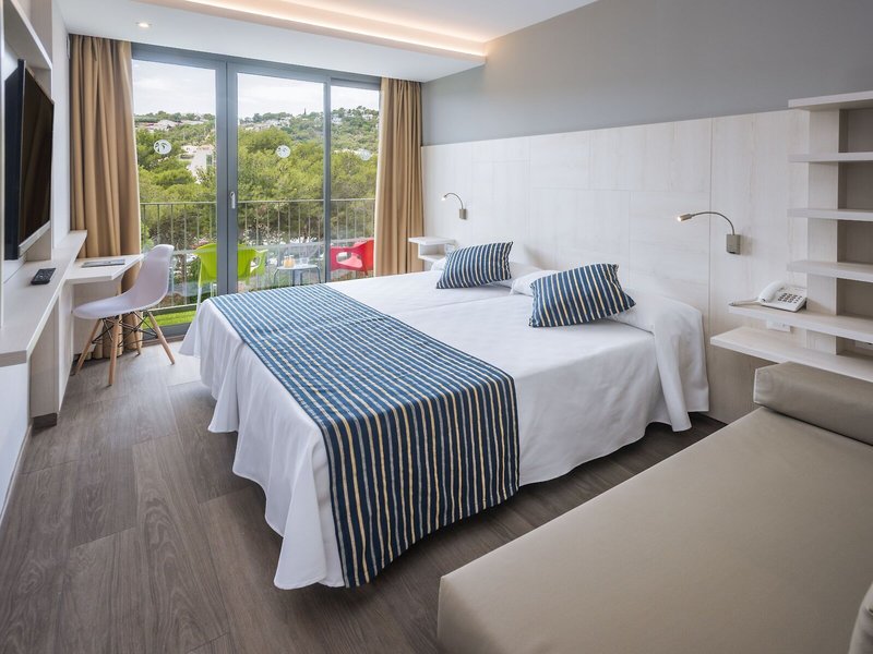 Hotel GHT Sa Riera 30