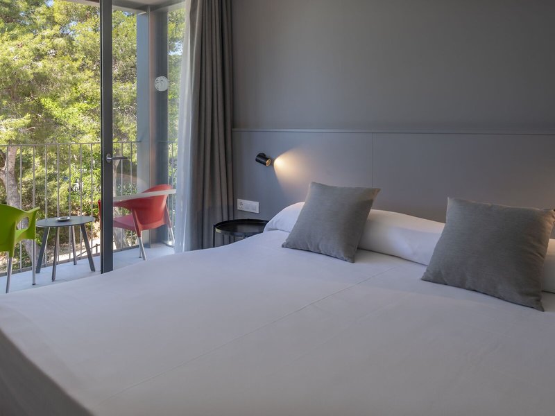 Hotel GHT Sa Riera 33