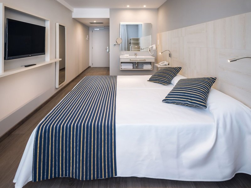 Hotel GHT Sa Riera 36