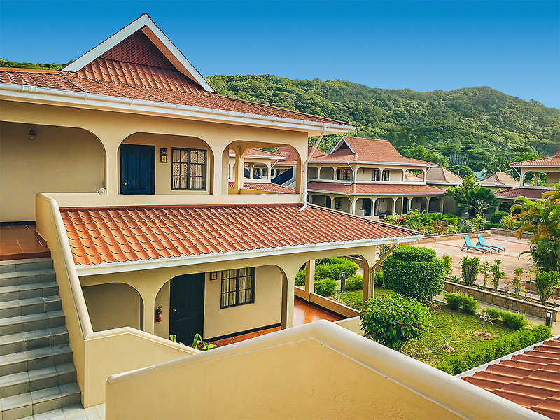 The Oasis Hotel Restaurant & Spa 6