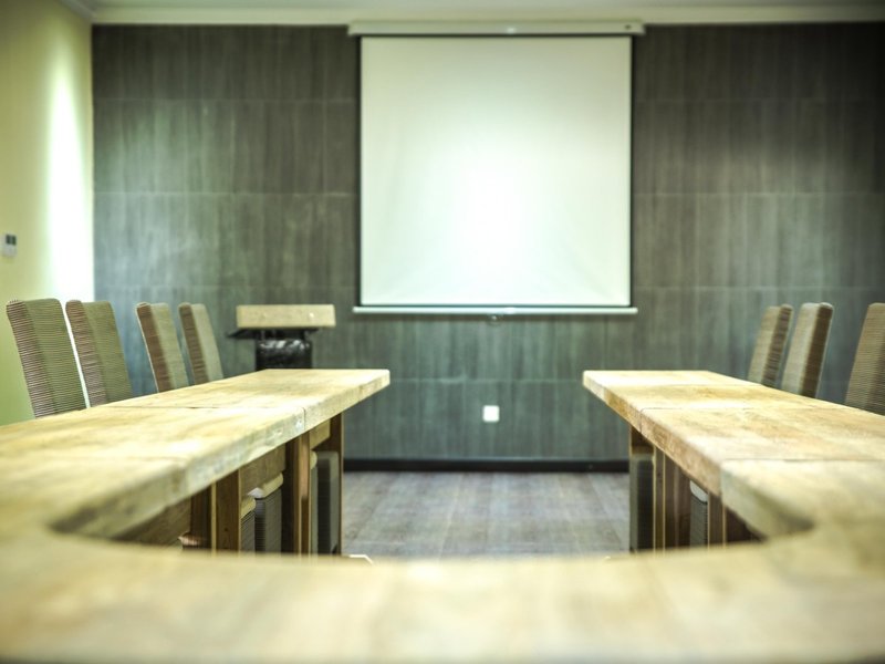 The Oasis Hotel Restaurant & Spa 8