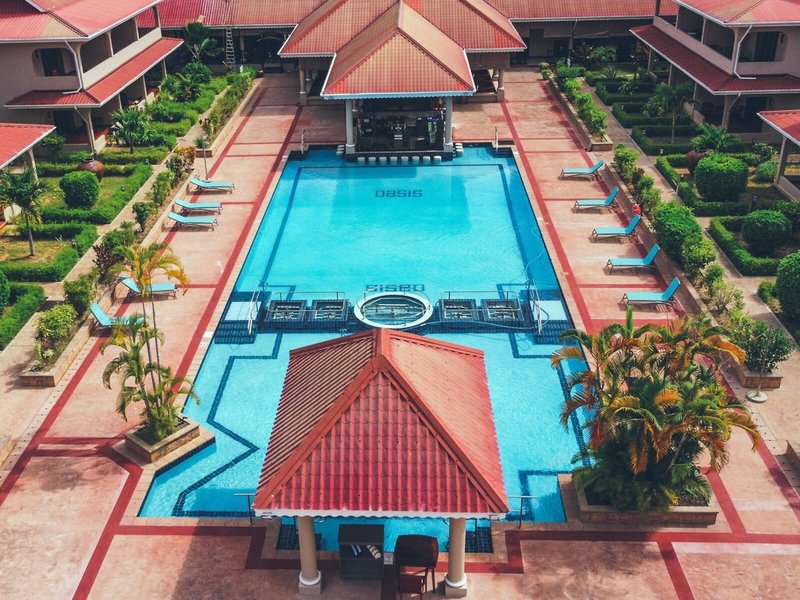 The Oasis Hotel Restaurant & Spa 10