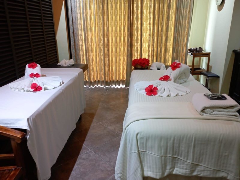 The Oasis Hotel Restaurant & Spa 13