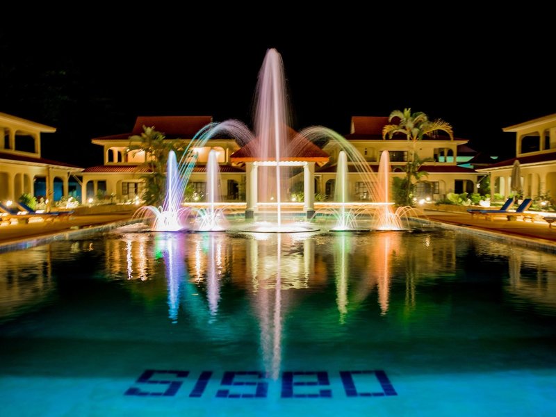 The Oasis Hotel Restaurant & Spa 8