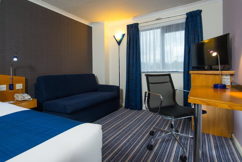Holiday Inn Express Inverness 2