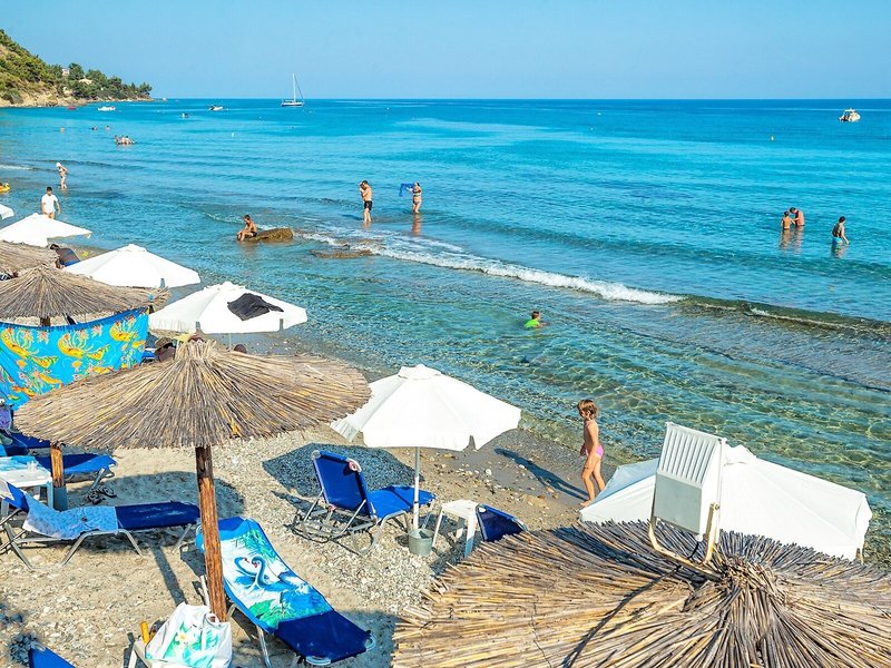 Xenios Dolphin Beach Hotel 9