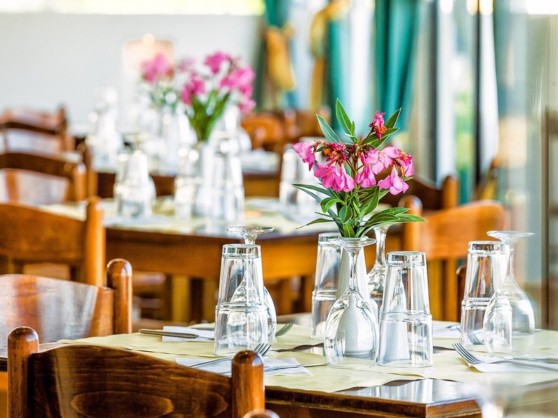 Xenios Dolphin Beach Hotel 17