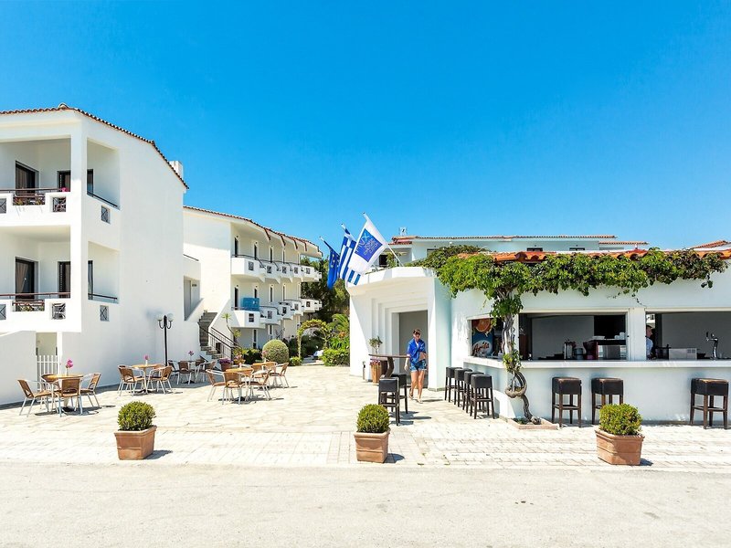 Xenios Dolphin Beach Hotel 5