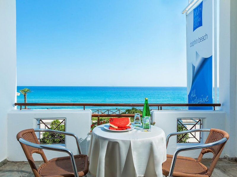 Xenios Dolphin Beach Hotel 6