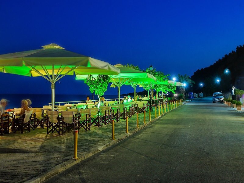 Xenios Dolphin Beach Hotel 7