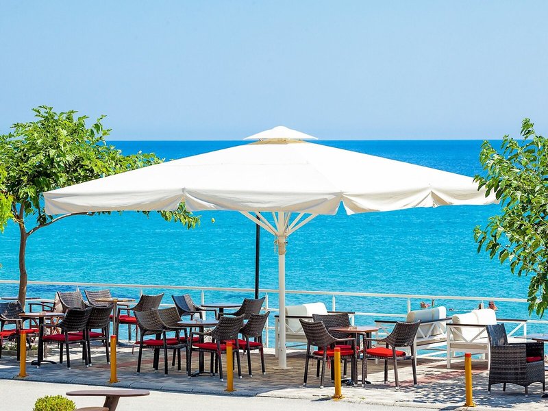 Xenios Dolphin Beach Hotel 13