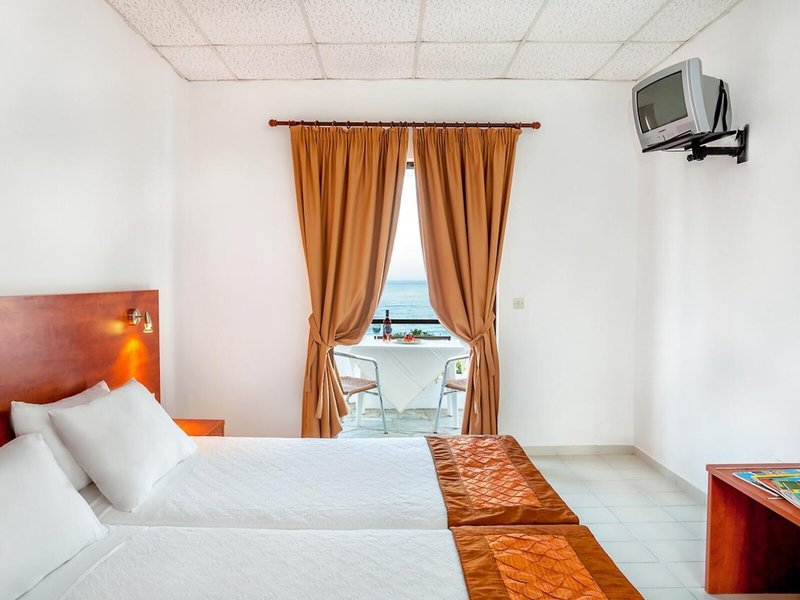 Xenios Dolphin Beach Hotel 19