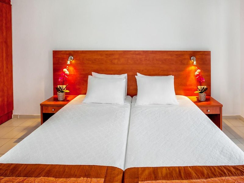 Xenios Dolphin Beach Hotel 24