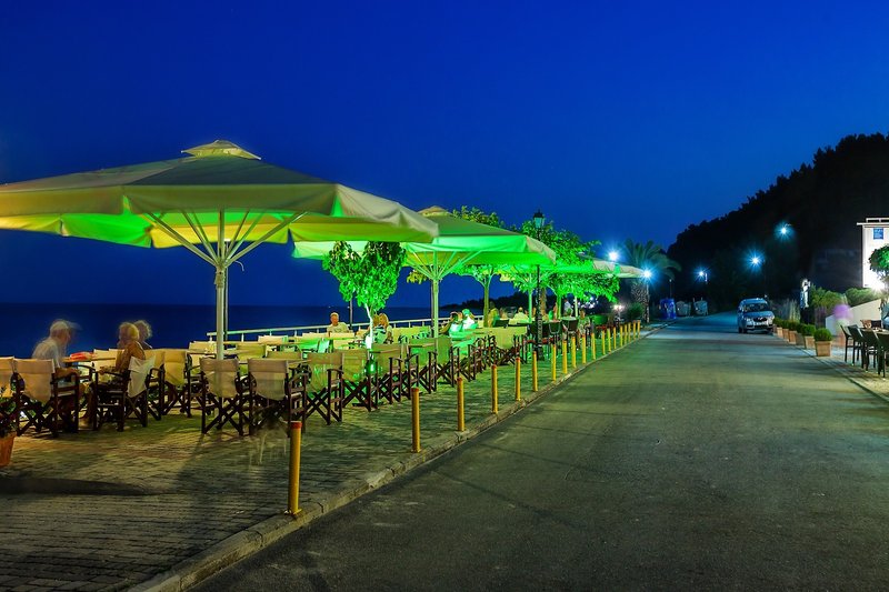 Xenios Dolphin Beach Hotel 8