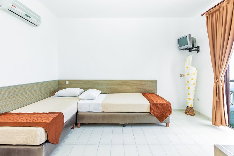 Xenios Dolphin Beach Hotel 5