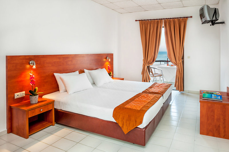 Xenios Dolphin Beach Hotel 12