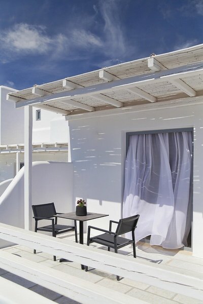 Livin Mykonos 33