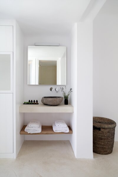 Livin Mykonos 26 - Bathroom Example