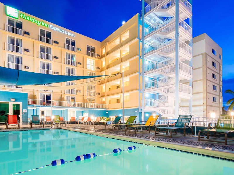 Holiday Inn Express & Suites Nassau 1