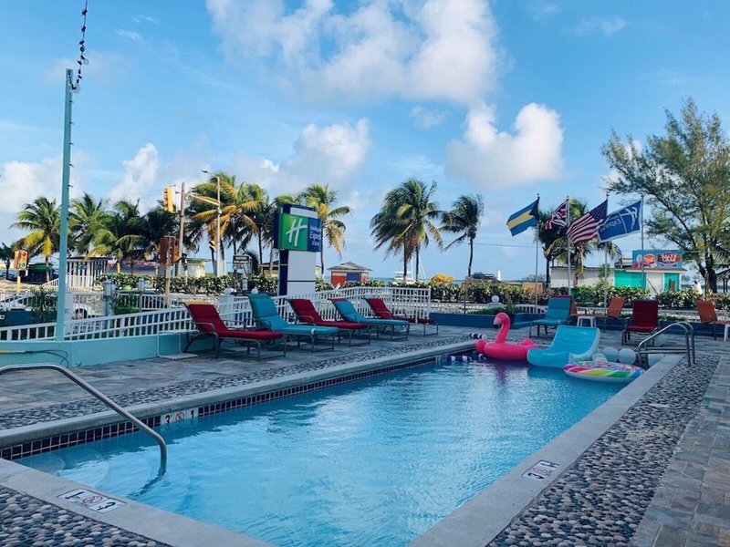 Holiday Inn Express & Suites Nassau 11