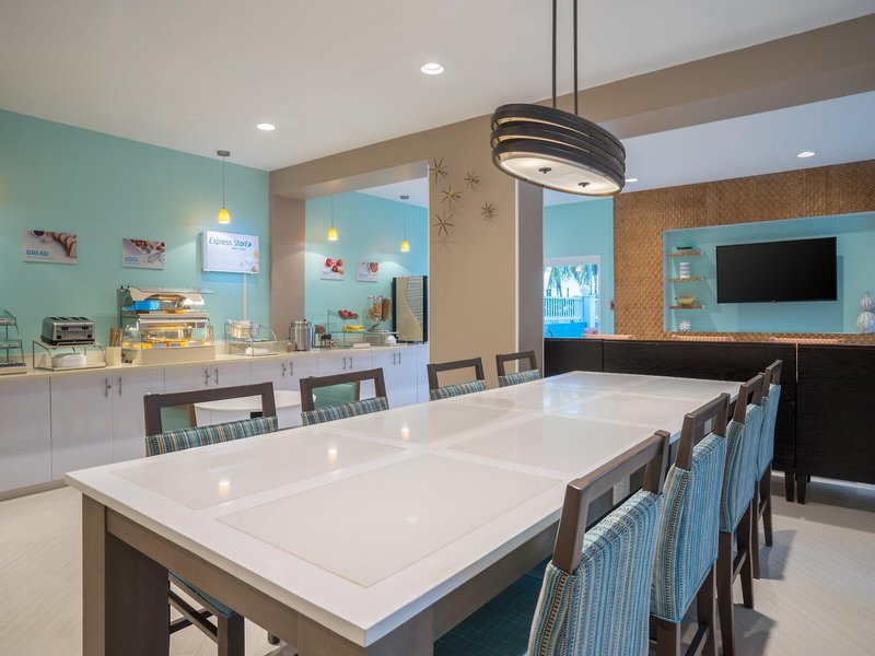 Holiday Inn Express & Suites Nassau 16