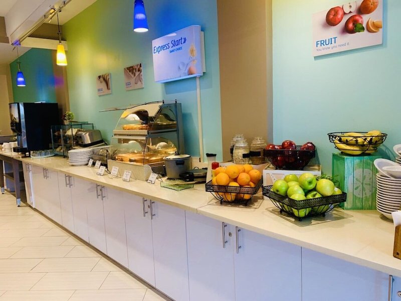 Holiday Inn Express & Suites Nassau 22