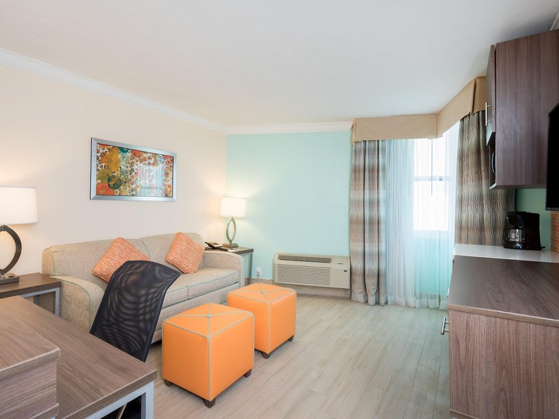 Holiday Inn Express & Suites Nassau 26