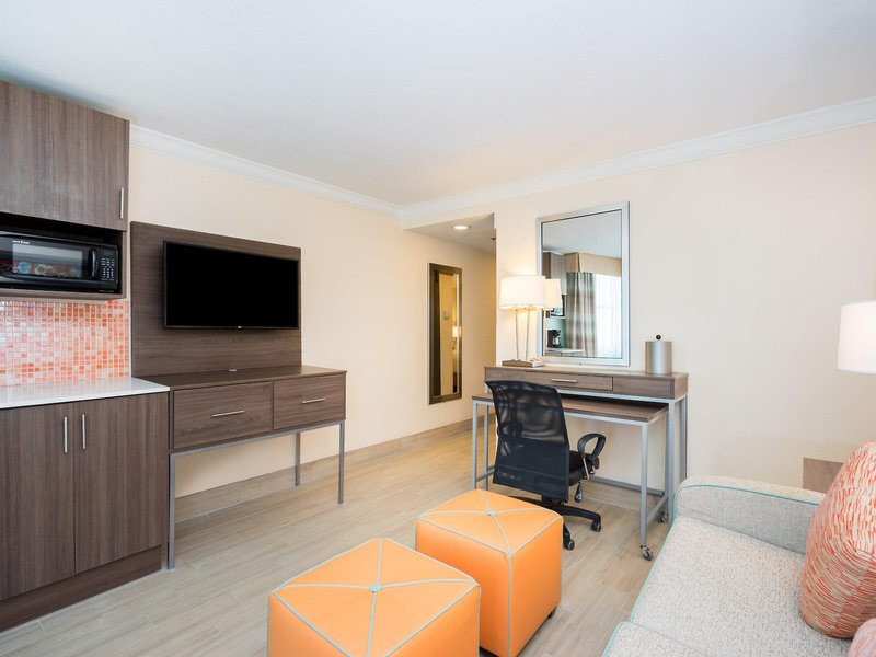 Holiday Inn Express & Suites Nassau 30