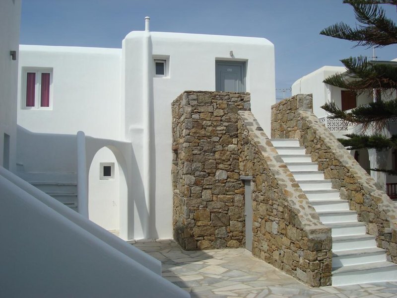 Elena Suites 2