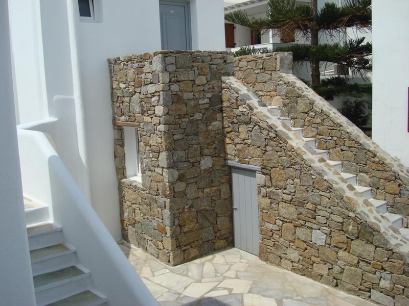 Elena Suites 4