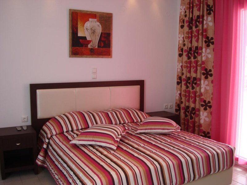 Elena Suites 13
