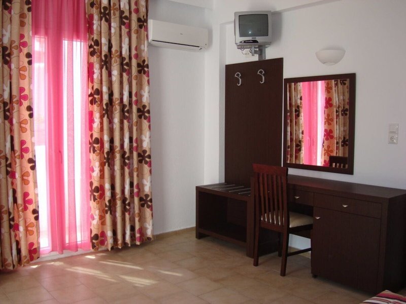 Elena Suites Hotel 4