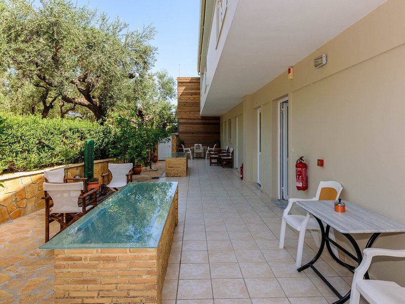 Remezzo Studios & Apartments 14