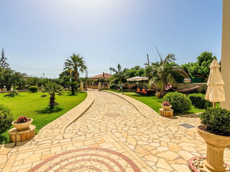 Remezzo Studios & Apartments 1