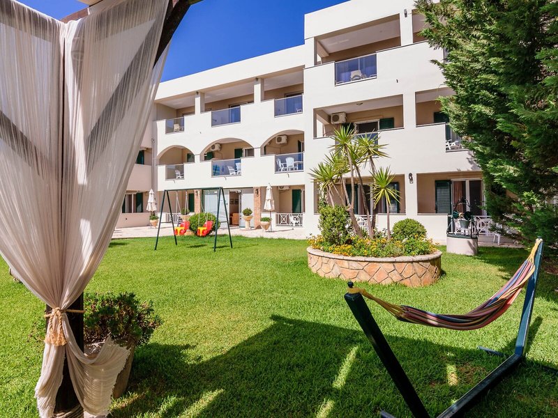 Remezzo Studios & Apartments 3