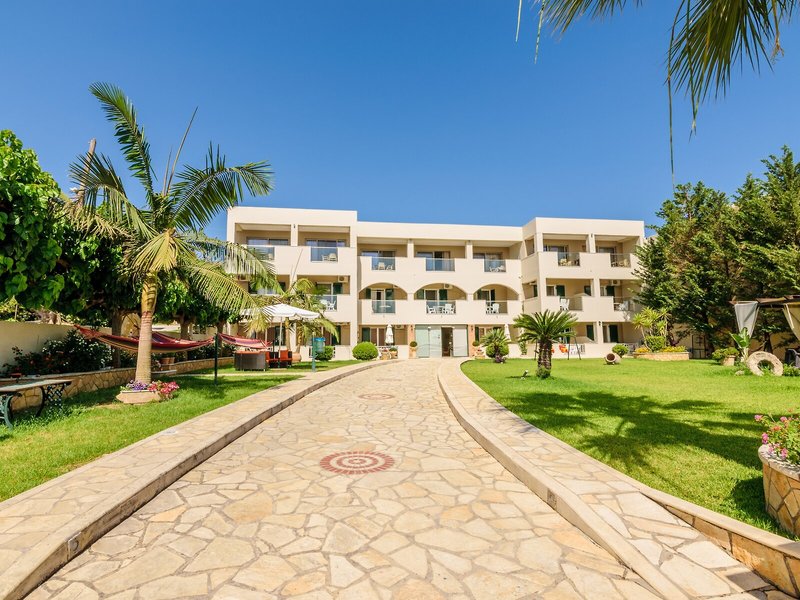 Remezzo Studios & Apartments 4