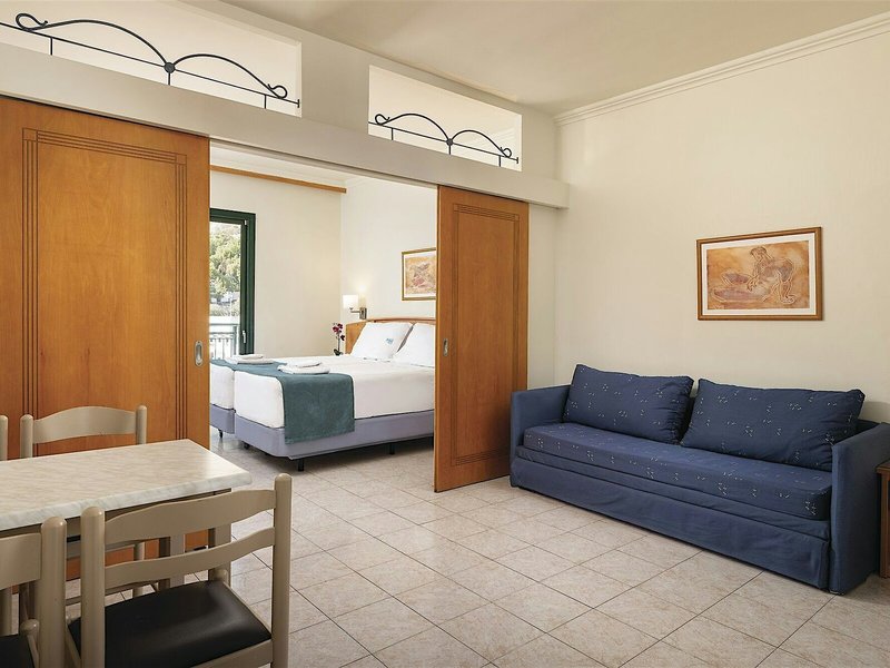 Pefkos Beach Hotel 8