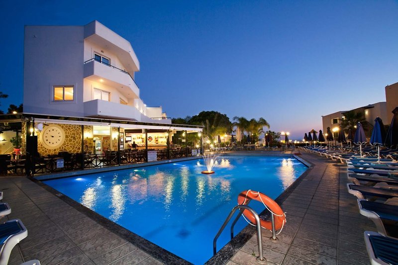 Pefkos Beach Hotel 4