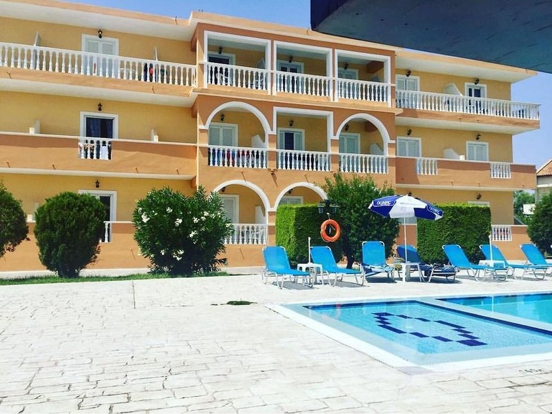 Derekas Studios & Apartments 2