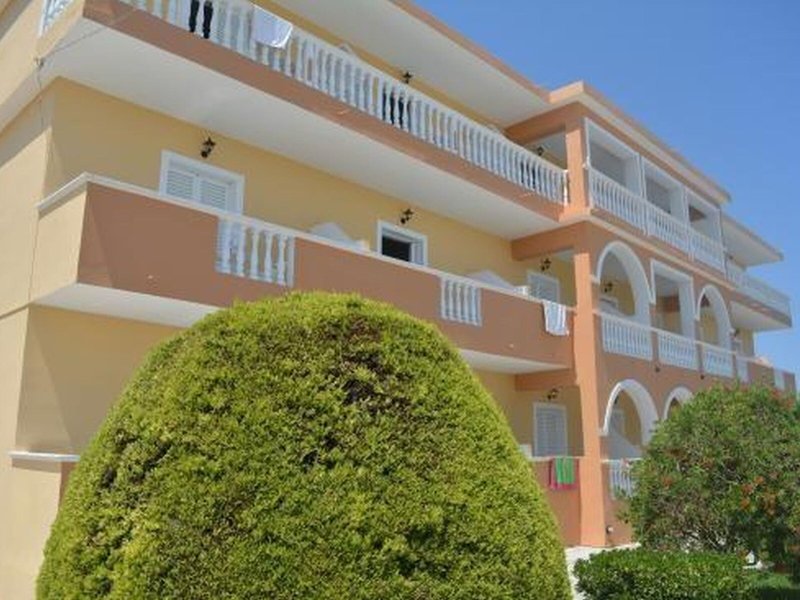 Derekas Studios & Apartments 4