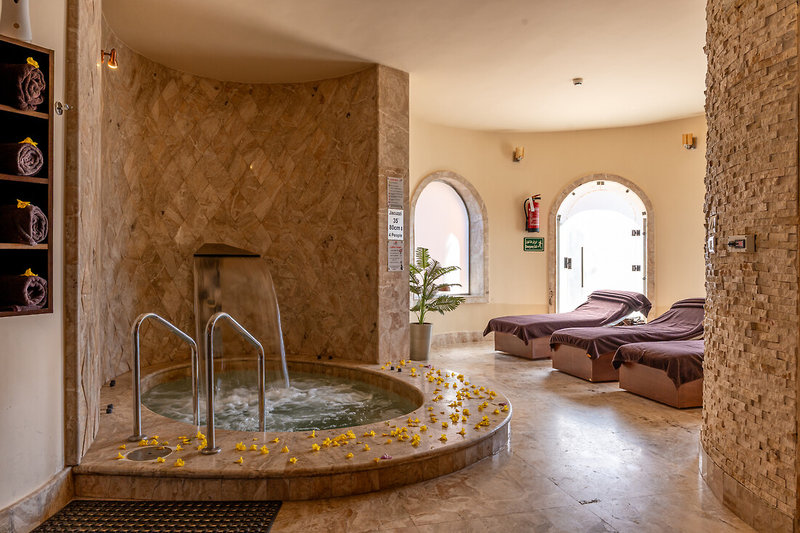 Utopia Beach Club 18