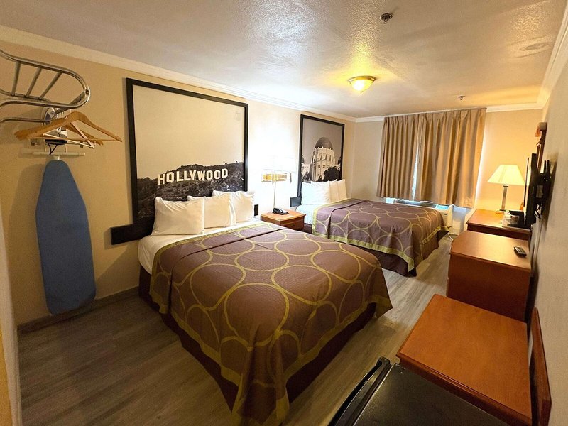 Super 8 by Wyndham Hollywood/LA Area 11