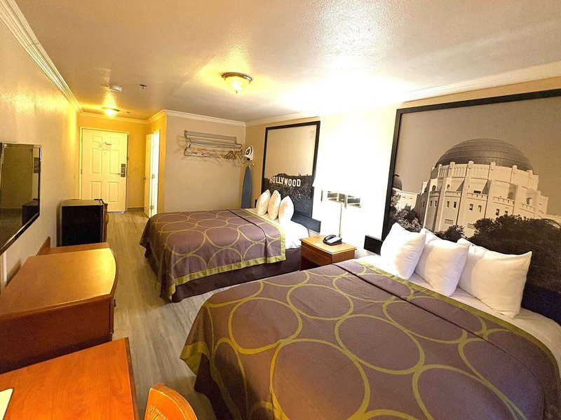Super 8 by Wyndham Hollywood/LA Area 13