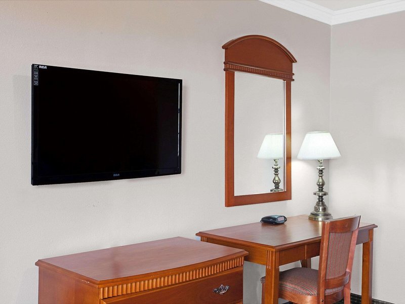 Super 8 by Wyndham Hollywood/LA Area 16