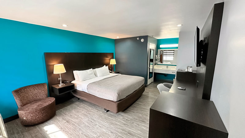 Quality Inn Near Hollywood Walk of Fame 2