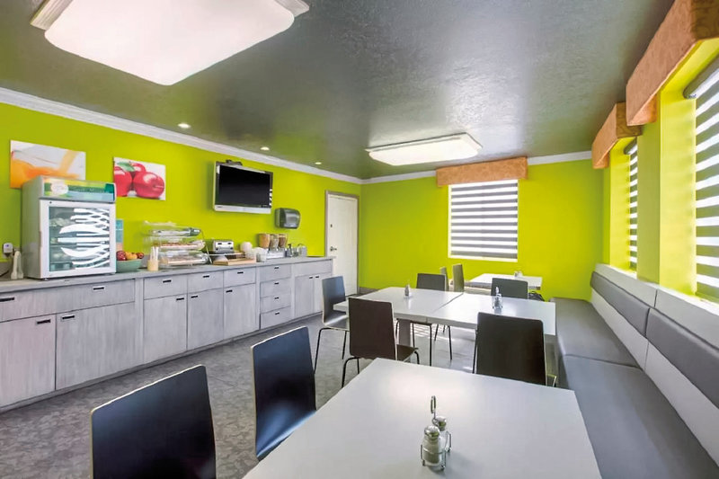 Quality Inn Near Hollywood Walk of Fame 7