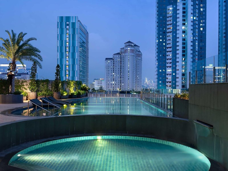 Holiday Inn And Suites Gajah Mada 2